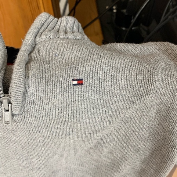 Tommy Hilfiger pullover sweater sm tear decorative elbow patch see pic 9 size2T - Picture 3 of 9